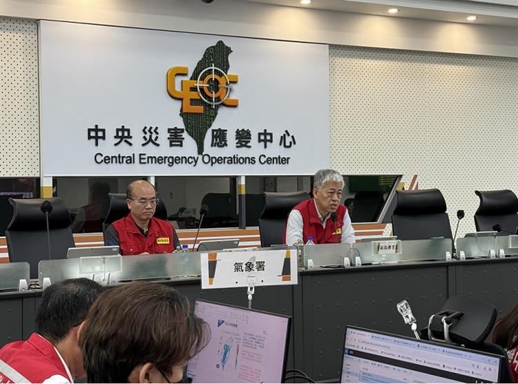 1 內政部次長吳堂安主持0728豪雨中央災害應變中心第十次工作會報暨情資研判會議會議