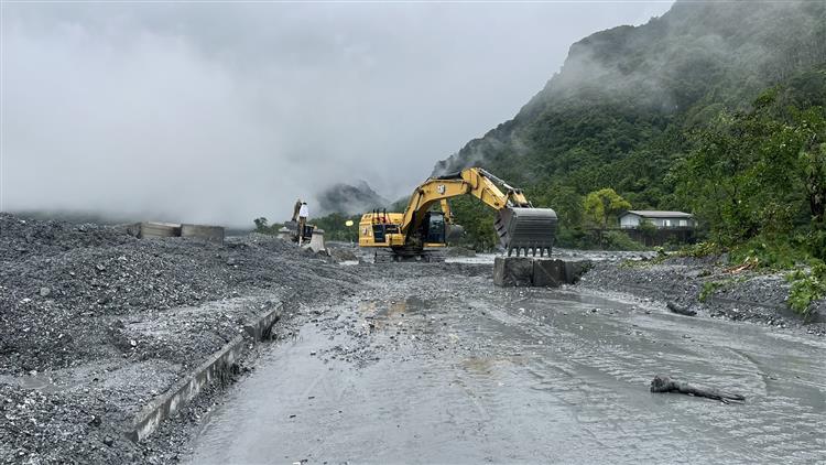 水利署已增加人員機具 隨時進場封堵馬太鞍溪溢流溪水