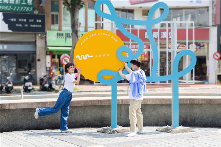 圖說1自商圈入口強化商圈品牌 小西伴線 曝光