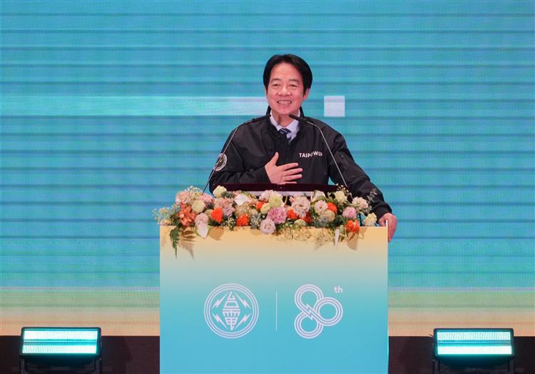 總統賴清德親臨台電80周年慶祝大會見證台電重要里程碑，感謝台電支撐台灣發展，並期許台電精神、技術、使命感繼續傳承。