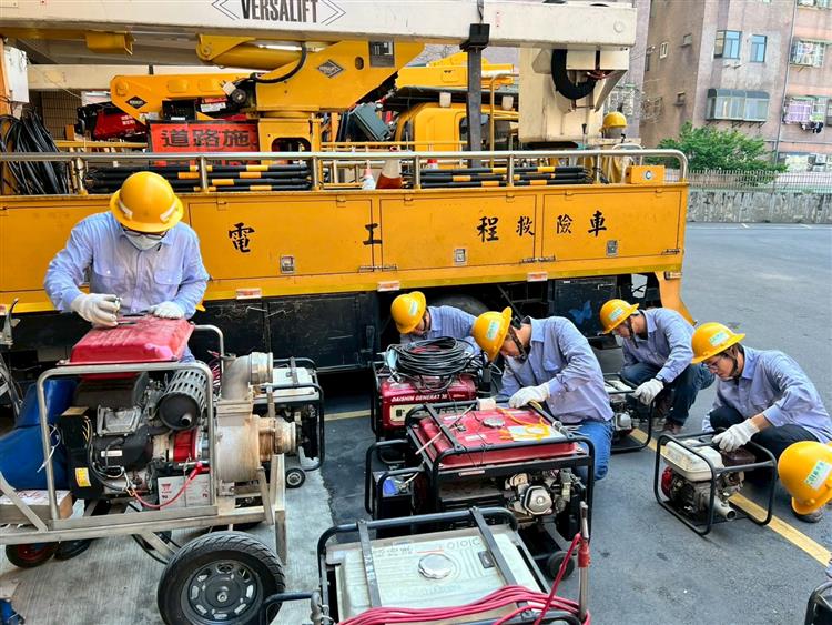 因應白海豚颱風進逼，台電已動員人力落實防災設備及備料盤點