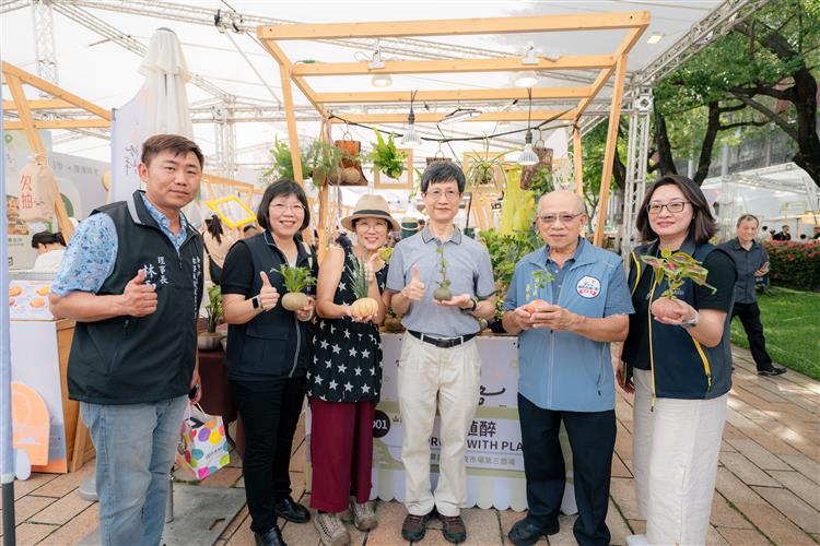 圖說4：全國市場、夜市各有特色，歡迎前來臺灣市博會中區場體驗傳統市場攤商人情味。