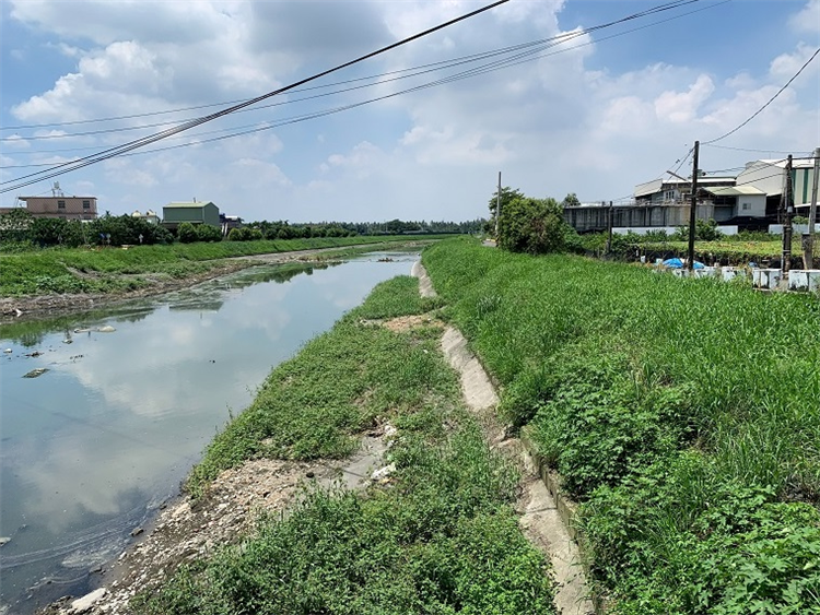 武洛溪排水東寧橋河段，整治完成現況之照片