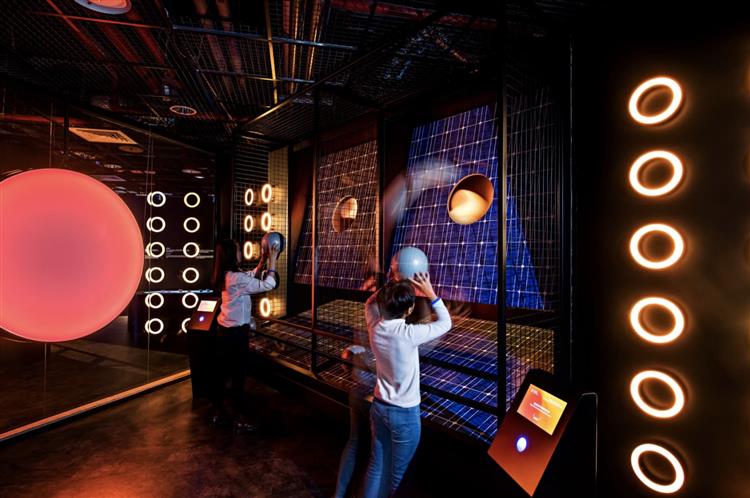 台電「電幻1號所」主打結合沈浸式體感互動「能源健身房」，以展覽設計拿下2020德國紅點設計大獎。
