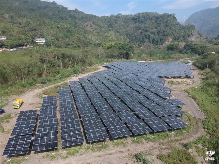 大彎光電場址曾在921大地震時成為災民收容所，台電特別選擇於大地震20年後的2019年9月21日當天發出第一度電。