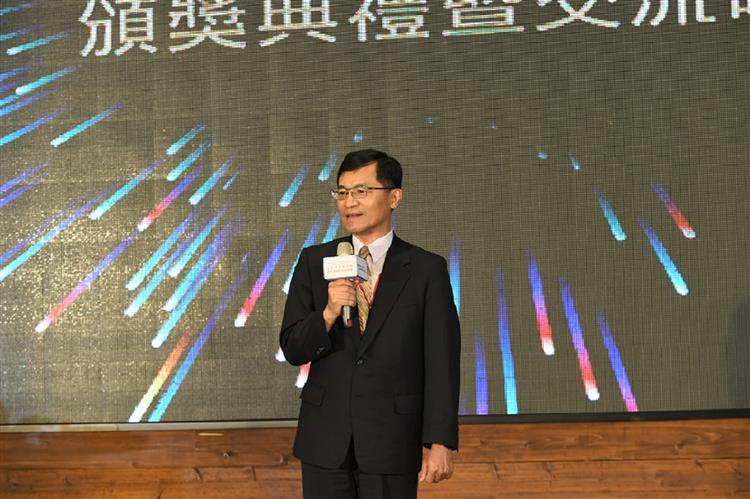 經濟部中小企業處何晉滄處長於女性創業菁英獎頒獎典禮致詞。