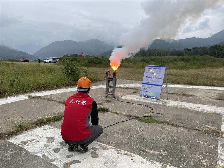 把握此波降雨雲系通過於曾文水庫人工增雨施作