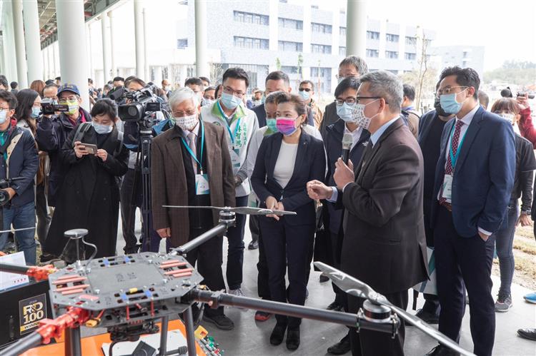 推動高雄成為離岸風電人才培訓重要聚落 海洋科技產業創新專區啟用暨開訓典禮