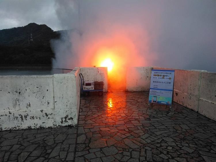 北部受東北季風增強影響，水利署把握時機於石門水庫人工增雨施作