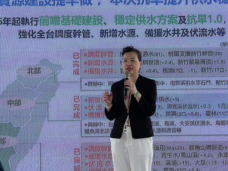 蘇院長視察高屏溪攔河堰上游的伏流水設施及清淤－部長致詞