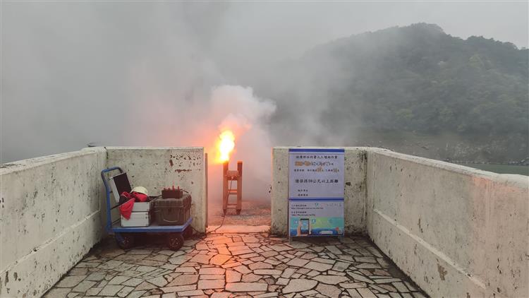 今受部分降雨雲系移入影響，水利署守視機動實施人工增雨-石門水庫