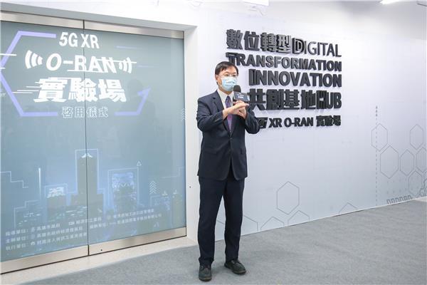 高雄亞灣首座5G XR O RAN實驗場今啟用 高雄市政府副市長羅達生致詞