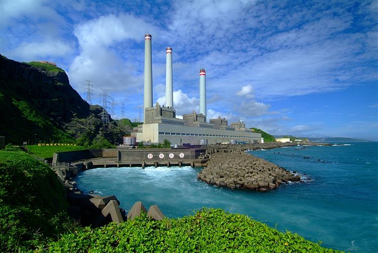 協和電廠現址是民國60年初以填海造地方式所興建，未來將透過完善復育措施，為珊瑚創造更好的家。