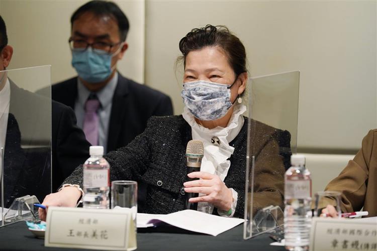 經濟部誠摯歡迎索馬利蘭共和國外交暨國際合作部長瑞格薩率團訪臺照片02_王部長