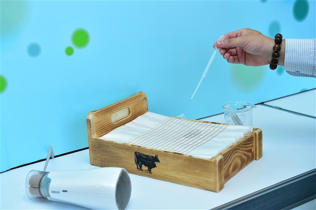 圖三：研發成果(1)-尿濕偵測智慧織物