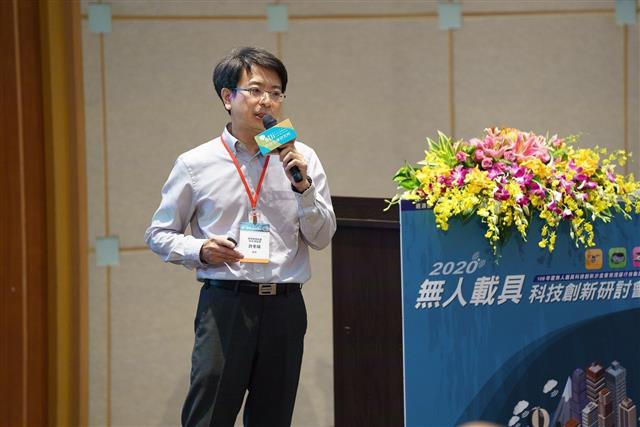 經濟部技術處5G辦公室許冬陽主任講授「臺灣5G現況及聯網應用」。