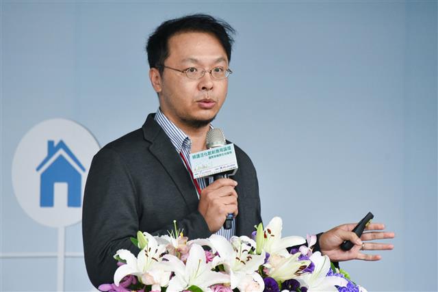 國立臺灣大學教授周俊廷分享「頻譜共享技術之挑戰與展望」