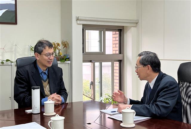 經濟部國際合作處拜會行政院能源及減碳辦公室