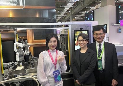 連結到AI拉麵職人現身！廢棄舊衣靠「再生紡織」華麗變身機能服 經濟部產業技術司2026智慧城市暨淨零城市展黑科技亮眼