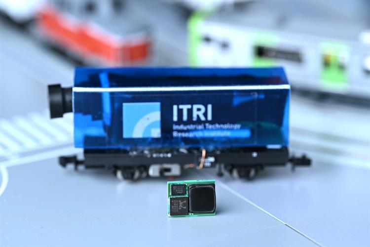 開啟彈跳視窗，連結到工研院全球首創「3D客製化晶片通用模組」，透過預製連線基板內嵌主動式切換晶片，有效將開發時程縮短至12週，提升效率七成，可突破AIoT產品上市瓶頸(jpg檔)