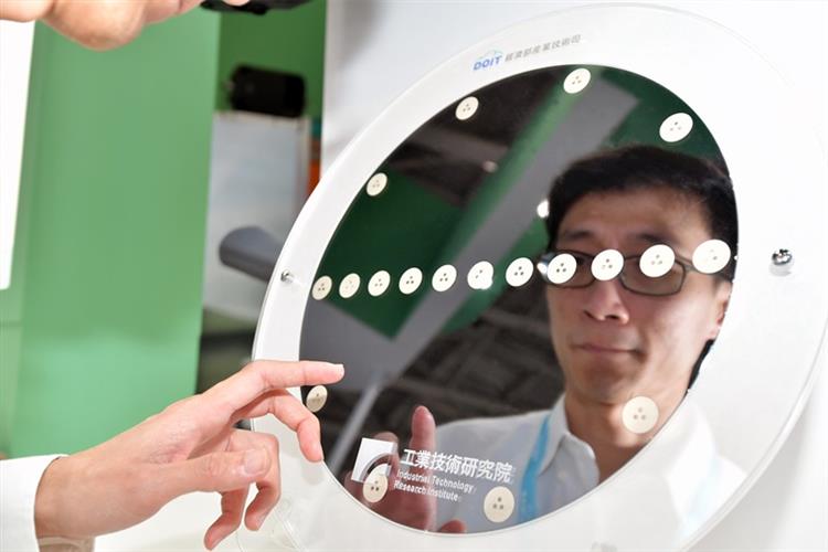 開啟彈跳視窗，連結到工研院研發「晶圓式電漿感測系統」，就像是半導體生產的智慧感測器，可在不中斷產線下即時監測電漿均勻度(jpg檔)