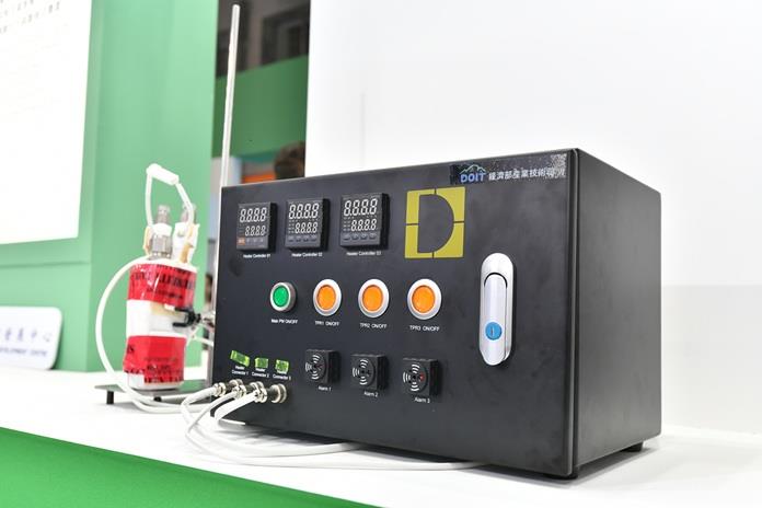 開啟彈跳視窗，連結到金屬中心開發「低蒸氣壓前驅物氣化供應系統」，為半導體關鍵鍍膜技術帶來重大突破(jpg檔)