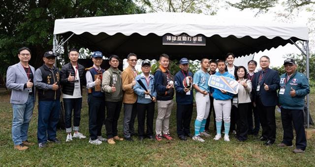 在經濟部產業技術司支持下，工研院開發科技棒球訓練系統，運用影像式棒球空間定位與分析技術，可記錄球速、球跡、軌跡及落點位置。