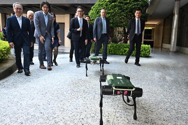 經濟部推動國產四足機器人研發平台，以「攜手產業共創開發」為核心