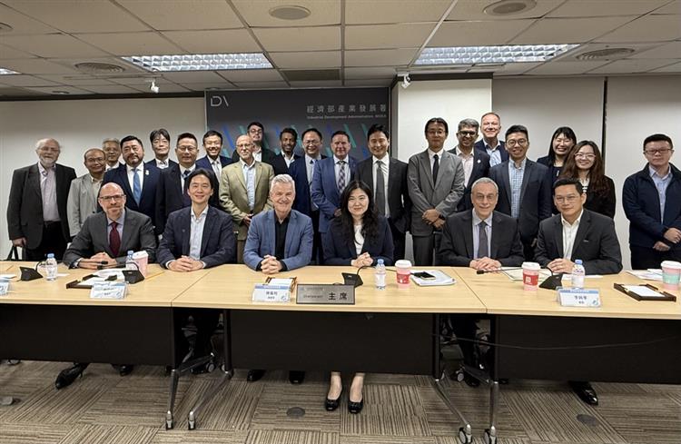亞太太空社群理事會APSCC於11月3日與經濟部產發署會晤進行衛星產業交流