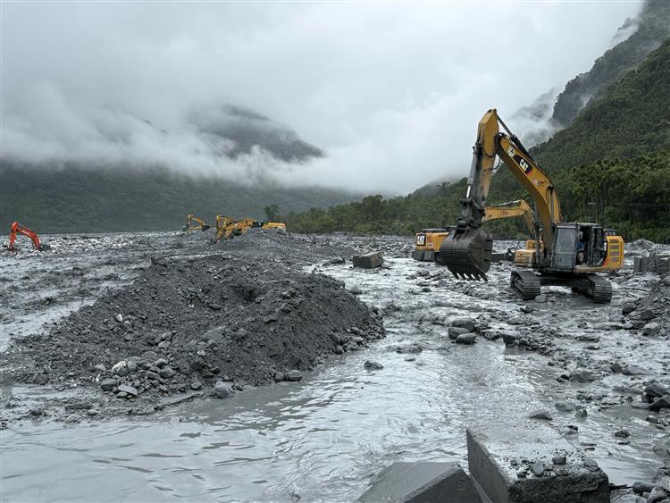 水利署已增加人員機具 隨時進場封堵馬太鞍溪溢流溪水