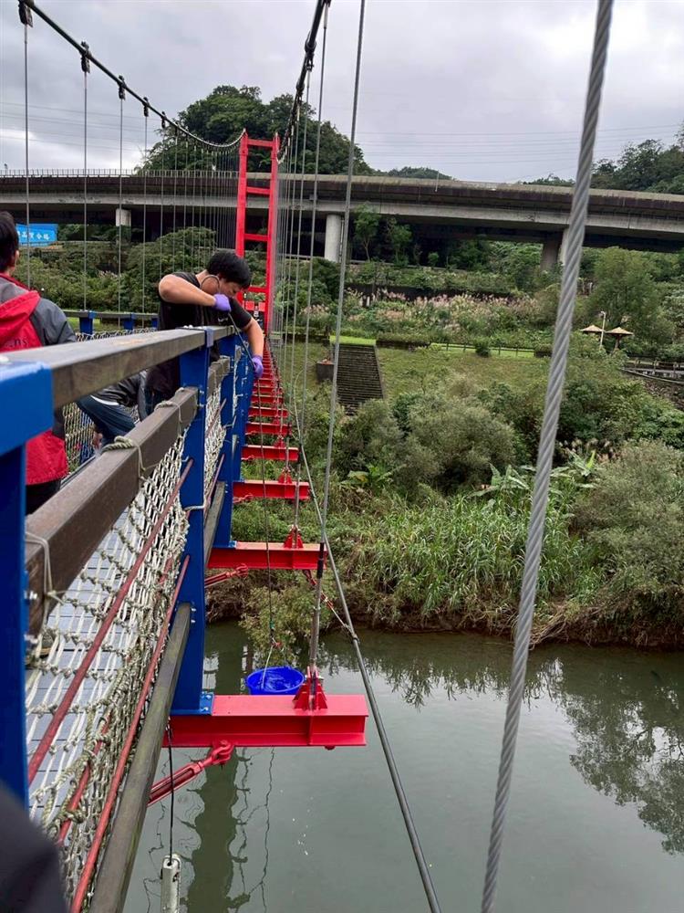 即時採樣送行動檢驗車檢測，確保民眾飲水安全