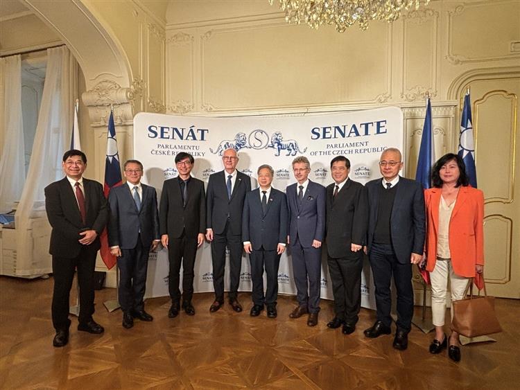 龔明鑫部長前往參議院拜會韋德齊(Miloš Vystrčil)、參議院首席副議長伊日·德拉霍斯 (Jiří Drahoš)