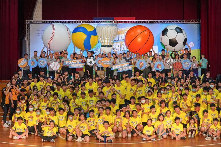 台電積極推動運動公益，並自2016年起舉辦暑期限定「球類Fun電營」，至今有超過2.2萬名學童參與。