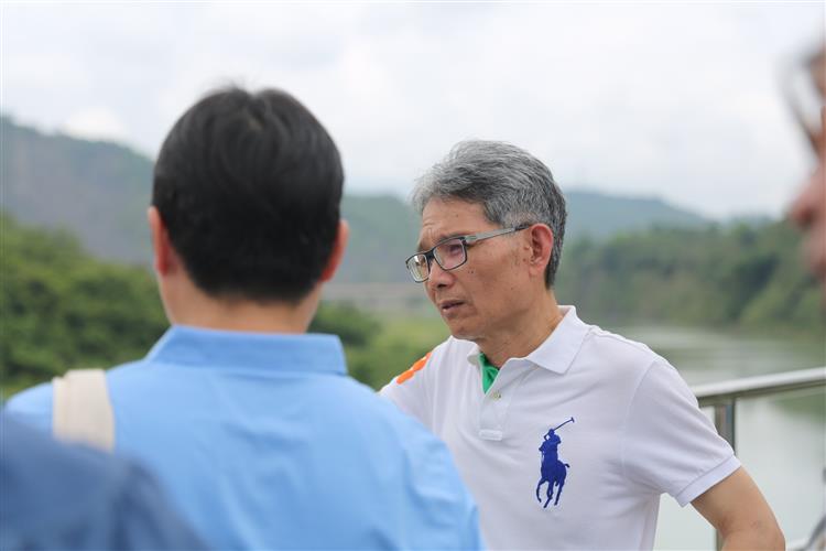 2.賴次長與南水分署同仁討論「曾文南化聯通管東口小水力發電計畫」規劃內容