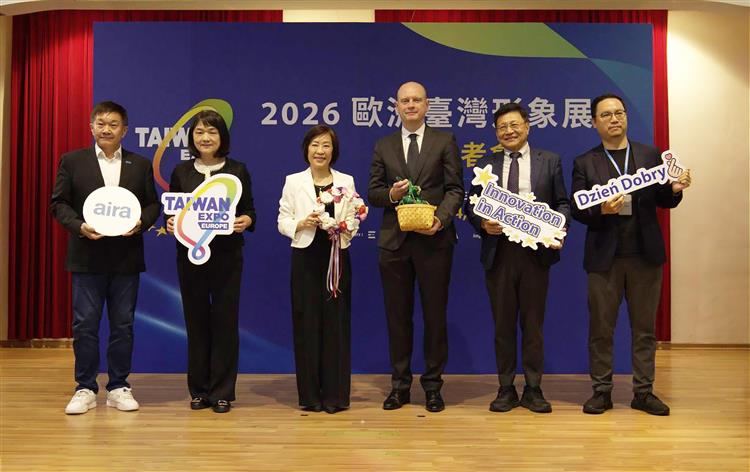 經濟部江文若次長(左3)與波蘭駐台代表處(右3)Janusz Bilski處長合影